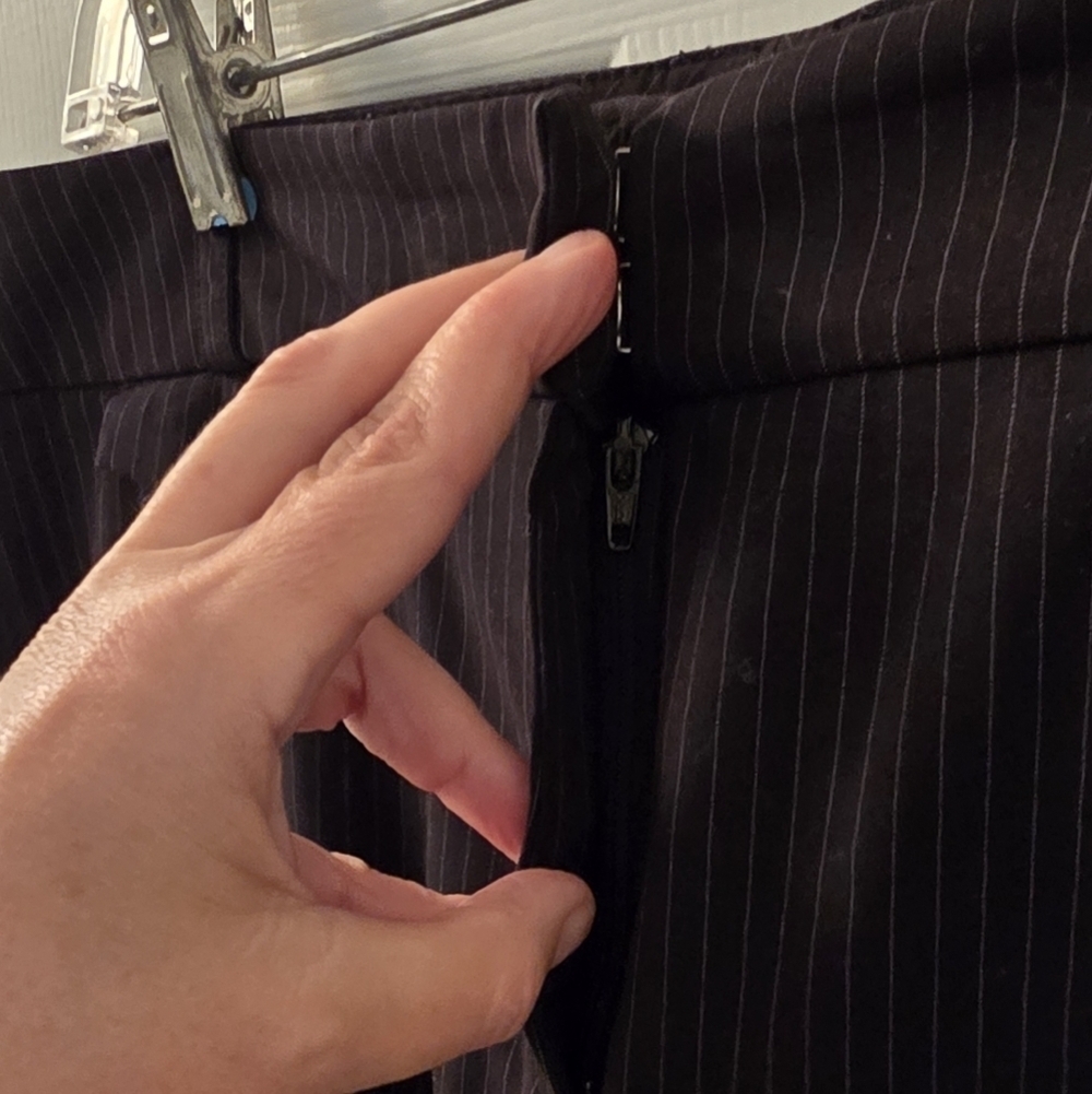 New York Company Women's Black Cropped Cuffed Dress Pants, Size 14 (1028) - Picture 3 of 10